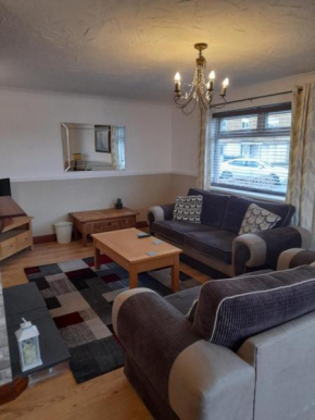 Quiet 3 bed close to the A1